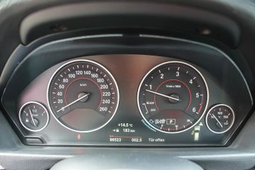 Fahrzeugabbildung BMW 318 d Touring Aut Sport Line NAVIPROF LED KEYLES