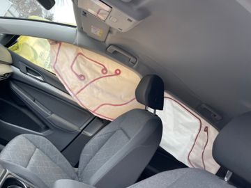 Fahrzeugabbildung Volkswagen Golf VIII Variant 2.0 TDI Life UNFALL!
