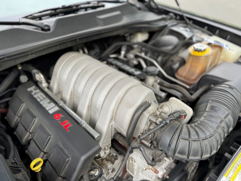 Fahrzeugabbildung Dodge Challenger 6.1 SRT8 Navi/SD/Leder Zweite Hand