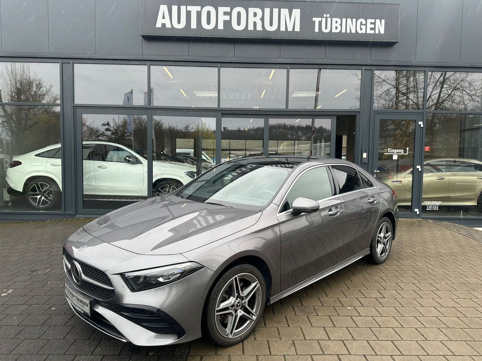 Fahrzeugabbildung Mercedes-Benz A 250 e AMG-LINE*HUD*DISTRO*LED*PANO*KEYLESS*360