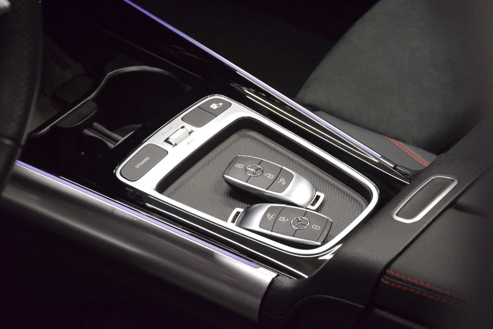Fahrzeugabbildung Mercedes-Benz B 250 4Matic AMG Pano 360° Night ACC MBUX