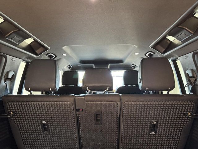 LAND-ROVER Defender 2024