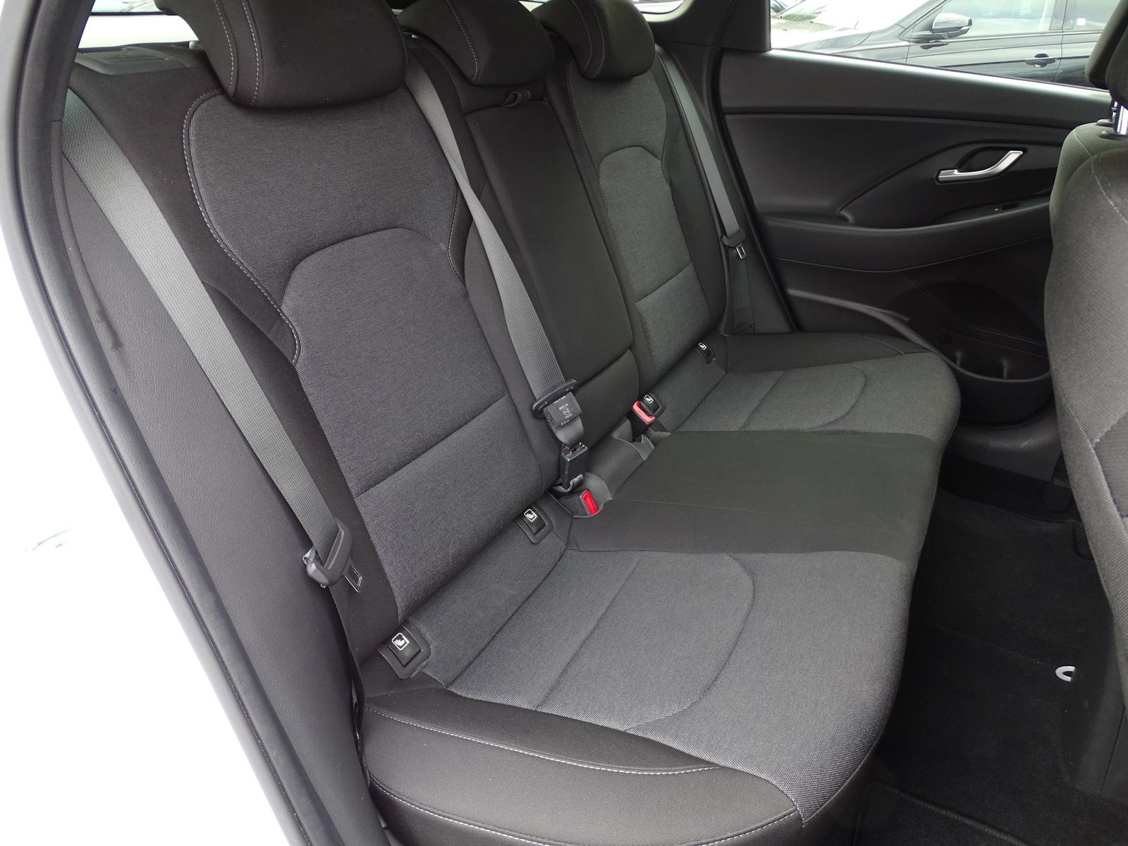 Hyundai i30 cw 1.5 T-GDI DCT Intro Edition M-Hybrid LED