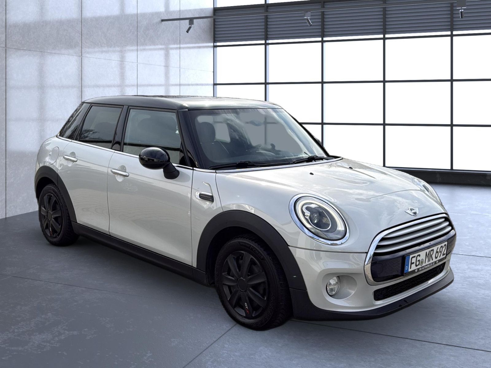 Fahrzeugabbildung MINI COOPER Mini 5-trg. Cooper/ unfallfrei top