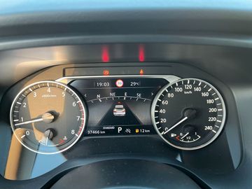 Nissan Qashqai - 11