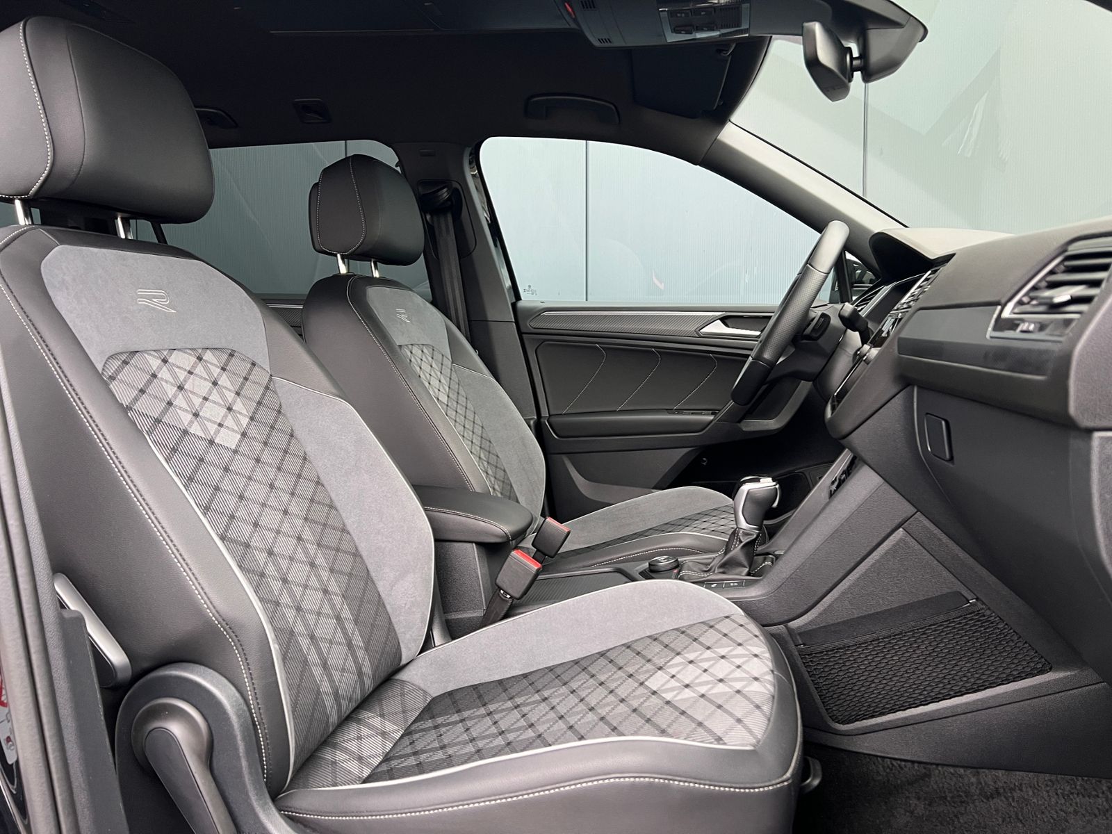 Fahrzeugabbildung Volkswagen Tiguan Allspace R-Line 2.0 TDI DSG 4MOTION *AHK,