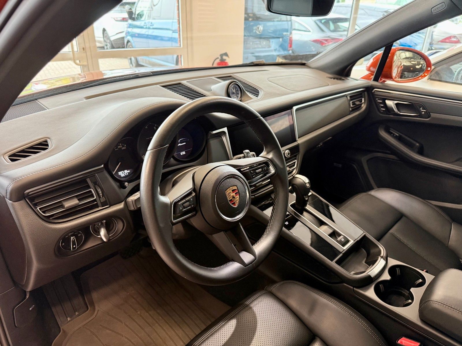 Fahrzeugabbildung Porsche Macan Luftfederung/Panorama/Keyless/21Zoll/BOSE