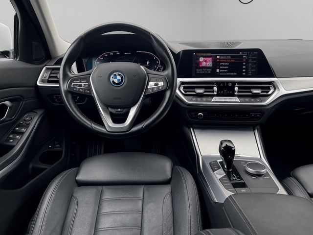 Foto Nummer 11: BMW 330e