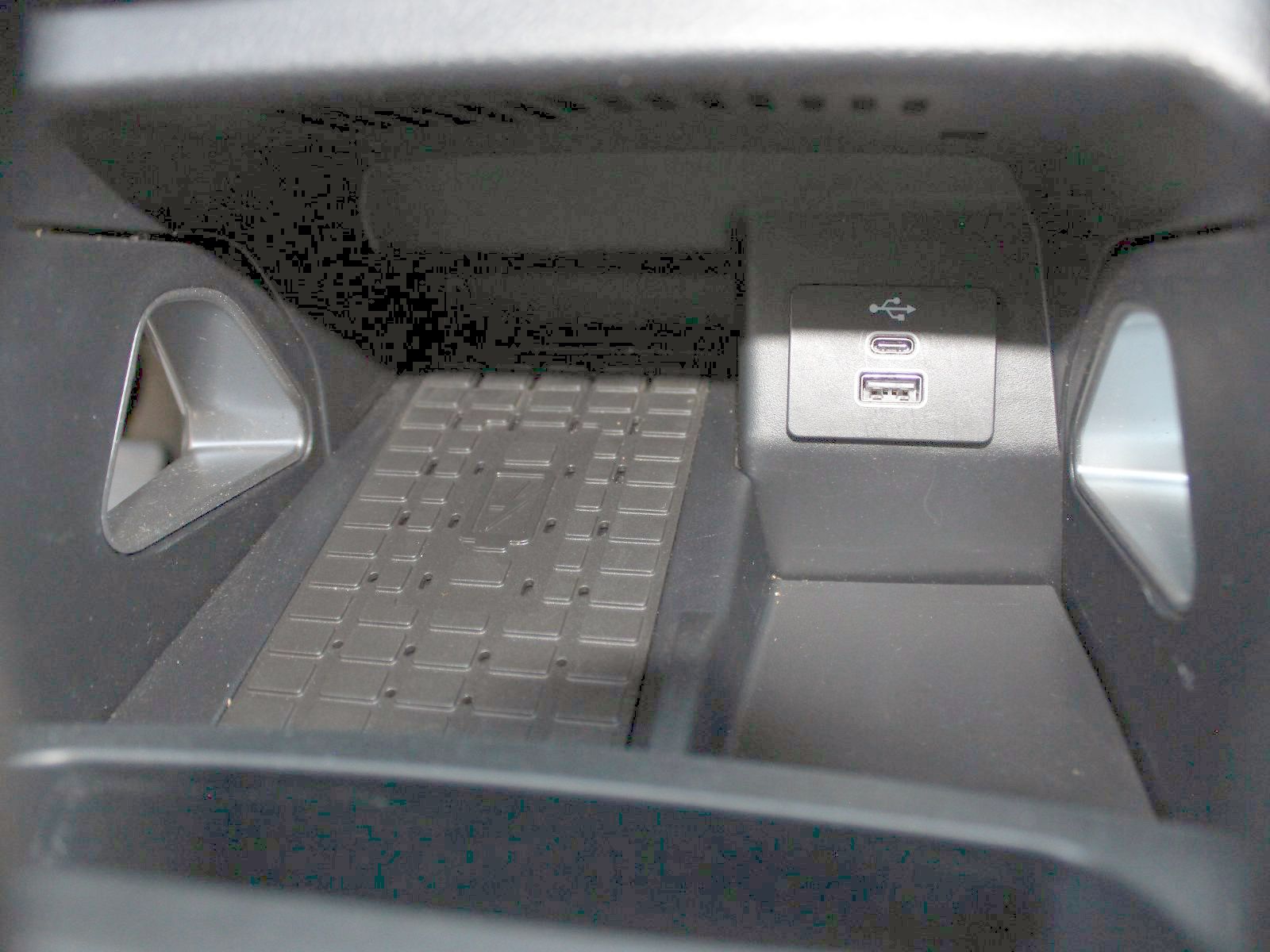 Fahrzeugabbildung Ford Ranger Platinum e-4WD Doppelkabine
