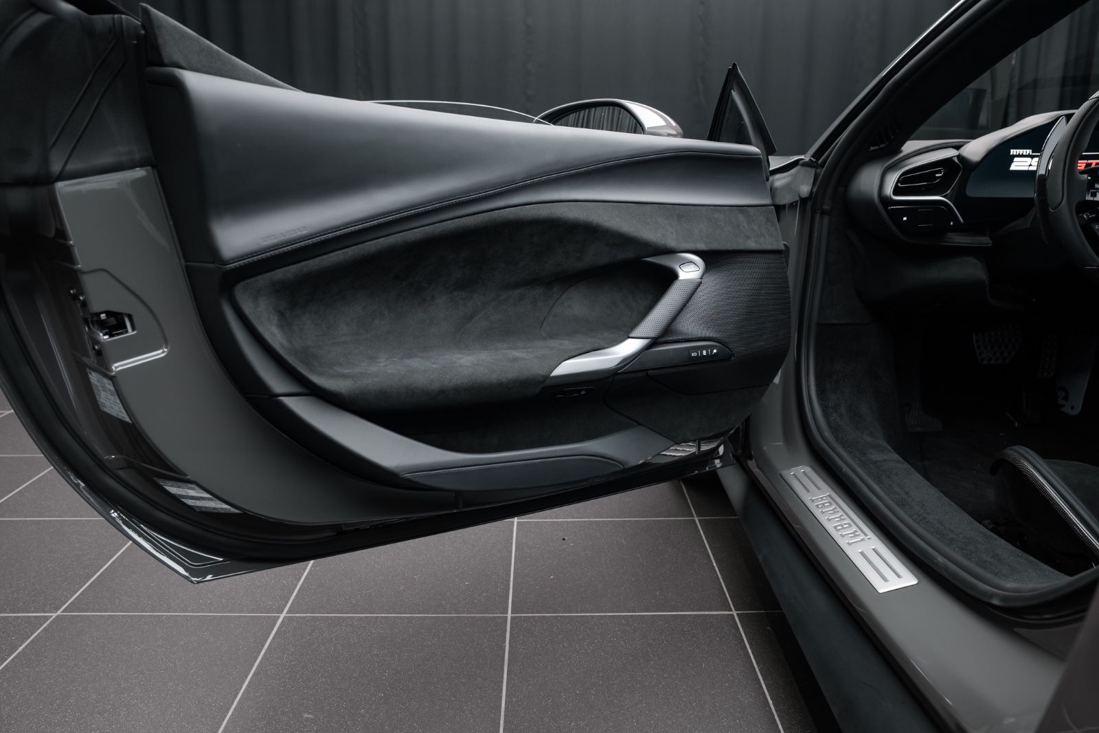 Fahrzeugabbildung Ferrari 296 GTS RACING SEATS/LIFT/CARBON/SCUDERIA