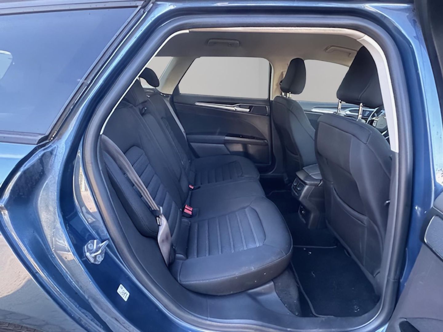 Fahrzeugabbildung Ford Mondeo Turnier Business Edition leichter Hagelsc