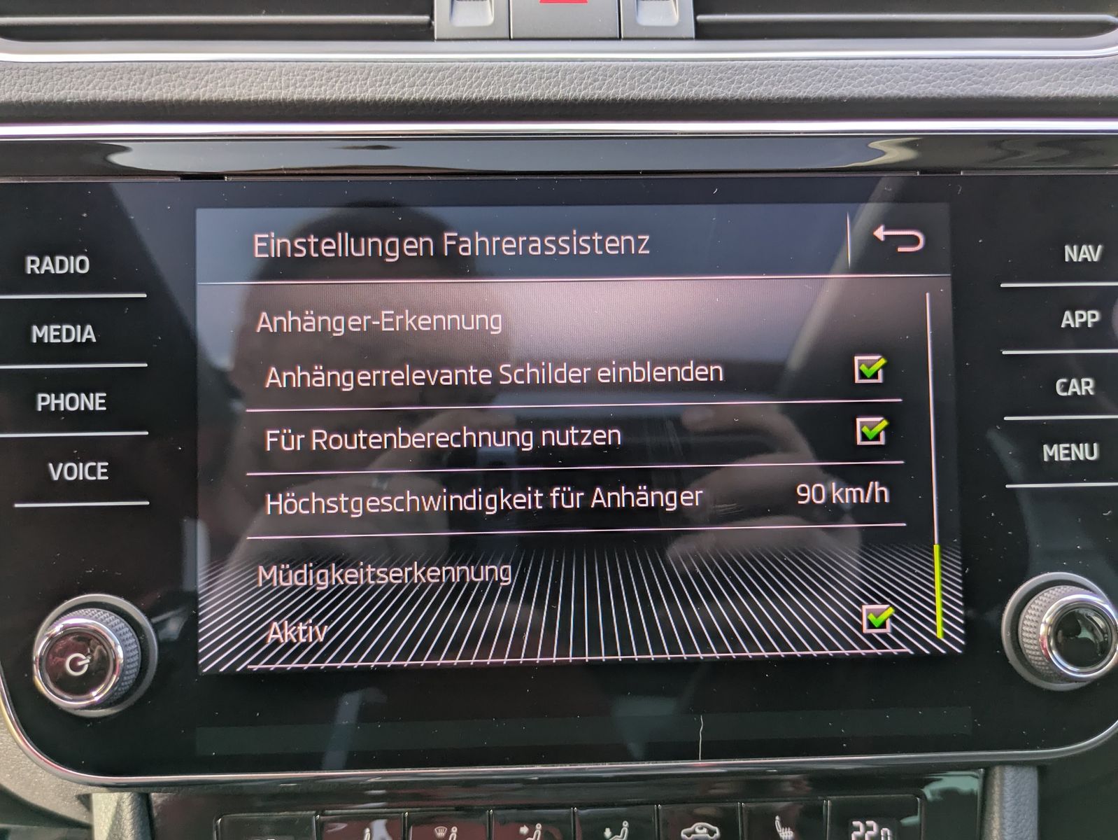 Fahrzeugabbildung SKODA Superb 2.0 TDI Style PANO*AHK*ACC*MEMORY*BIXENON