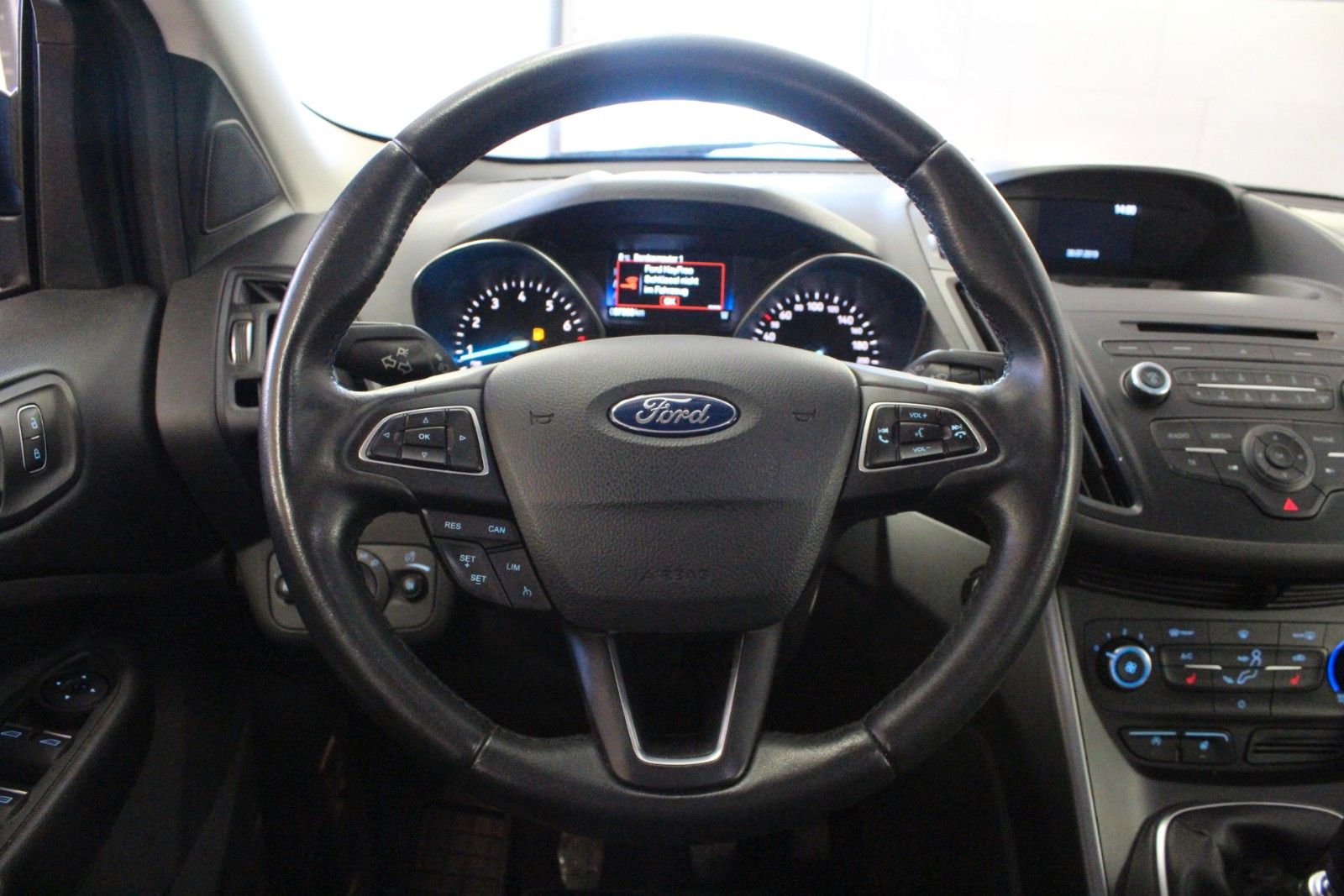 Fahrzeugabbildung Ford Kuga 1,5 Trend 4x2 Gewerbespecial