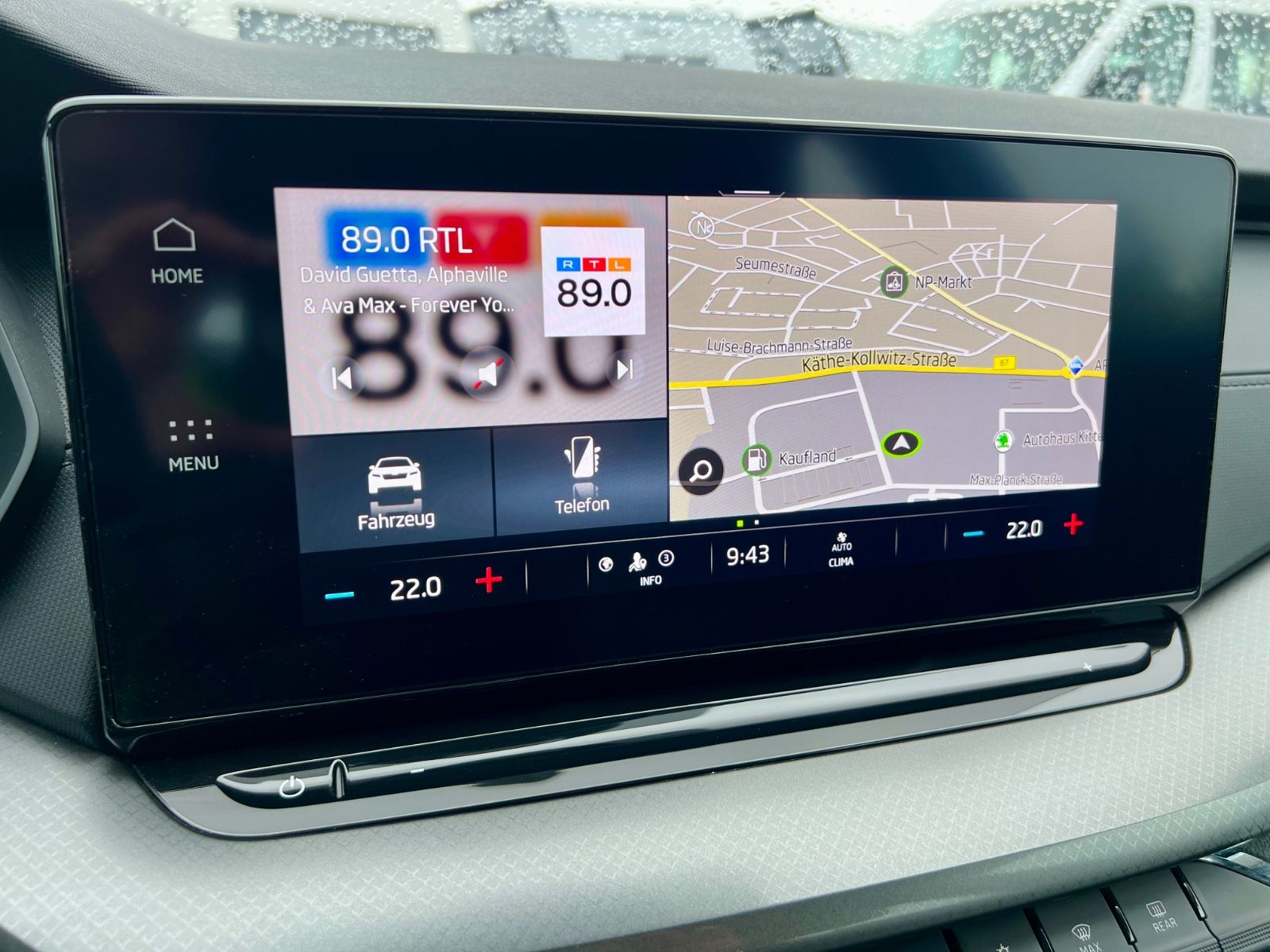 SKODA Octavia Combi 2.0 TDI AAC PDC NAVI AHK LED