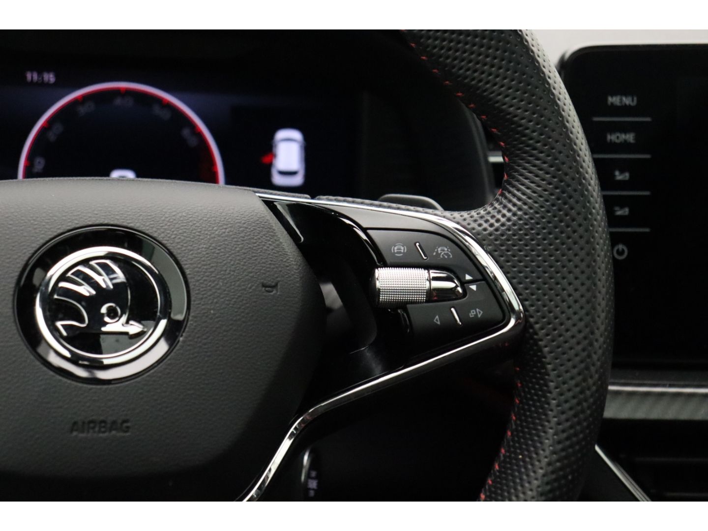 Fahrzeugabbildung SKODA Kamiq Monte Carlo 1,5 TSI AHK-klappbar Panorama