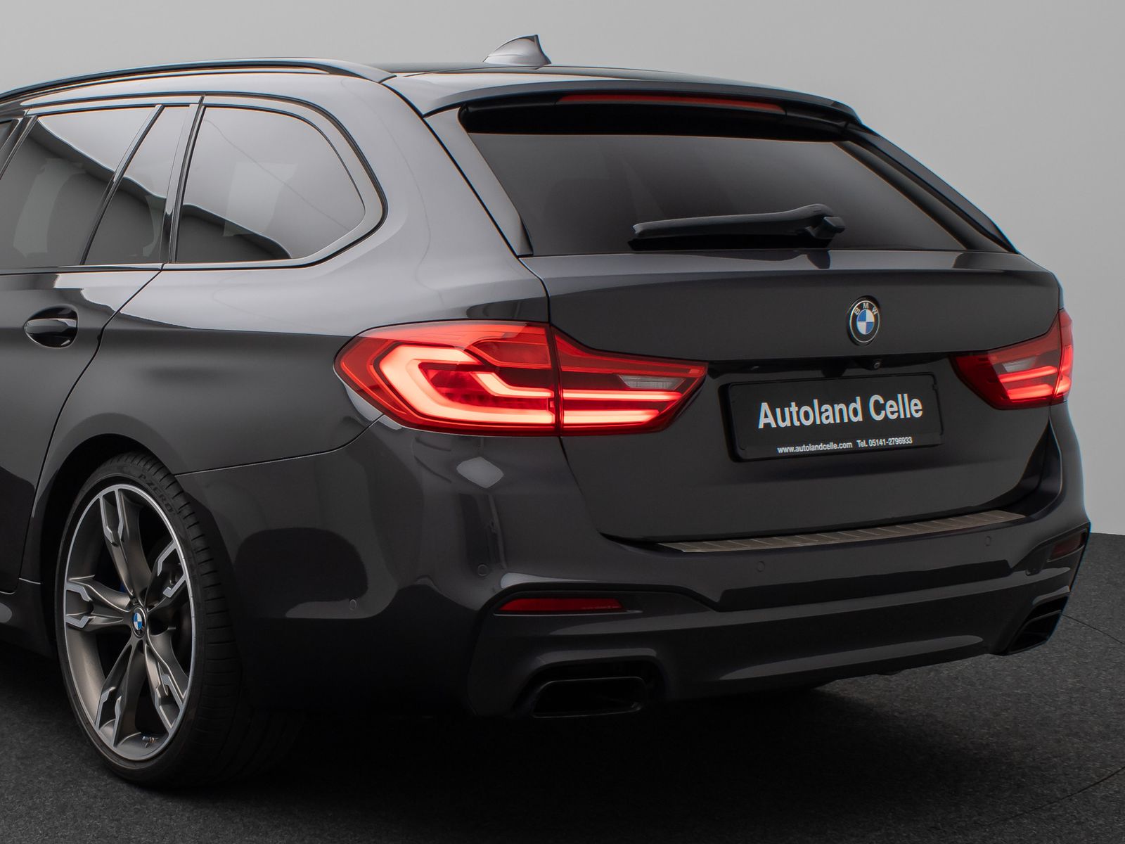 Fahrzeugabbildung BMW M550d xD Laser 360°HUD H/K AHK Komfort 20Zoll