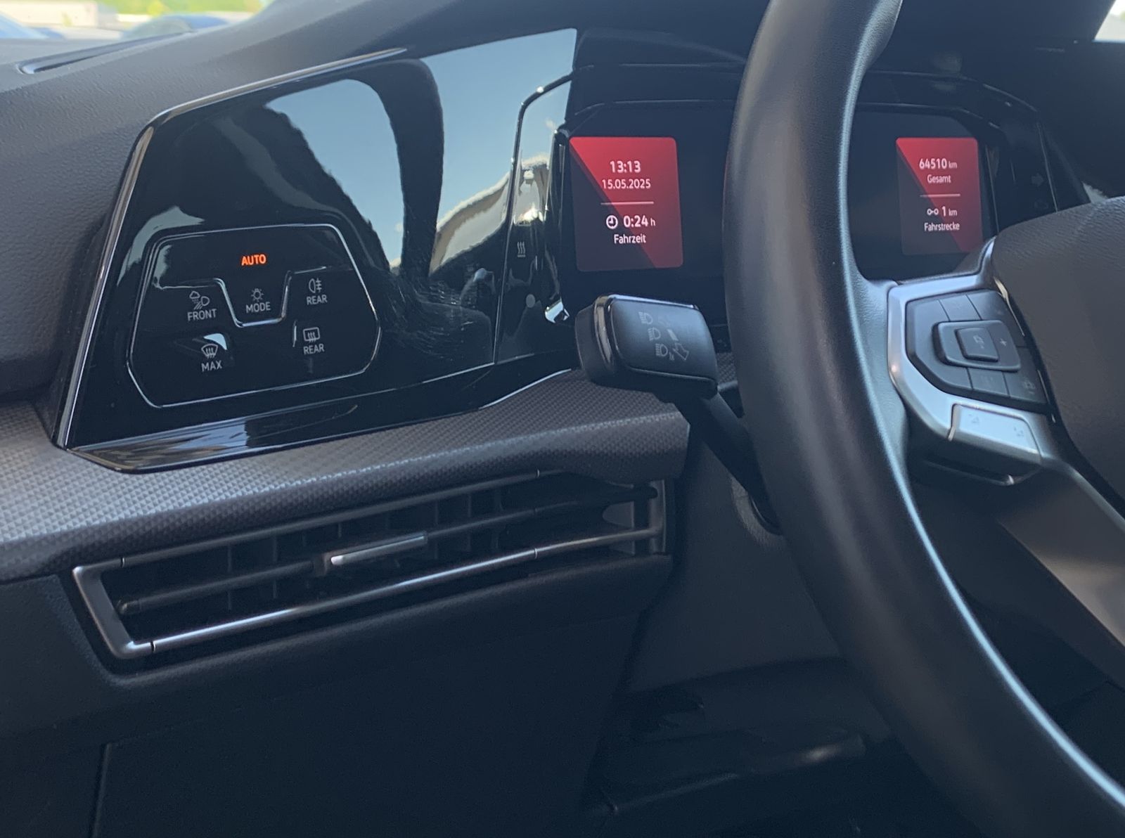 Fahrzeugabbildung Volkswagen Golf 2.0 TDI*LED-Plus*Cam*AHK*ACC*Navi*