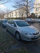 Opel Astra J - Opel Astra mit Benzin-Antrieb: Kleinwagen, Automatik