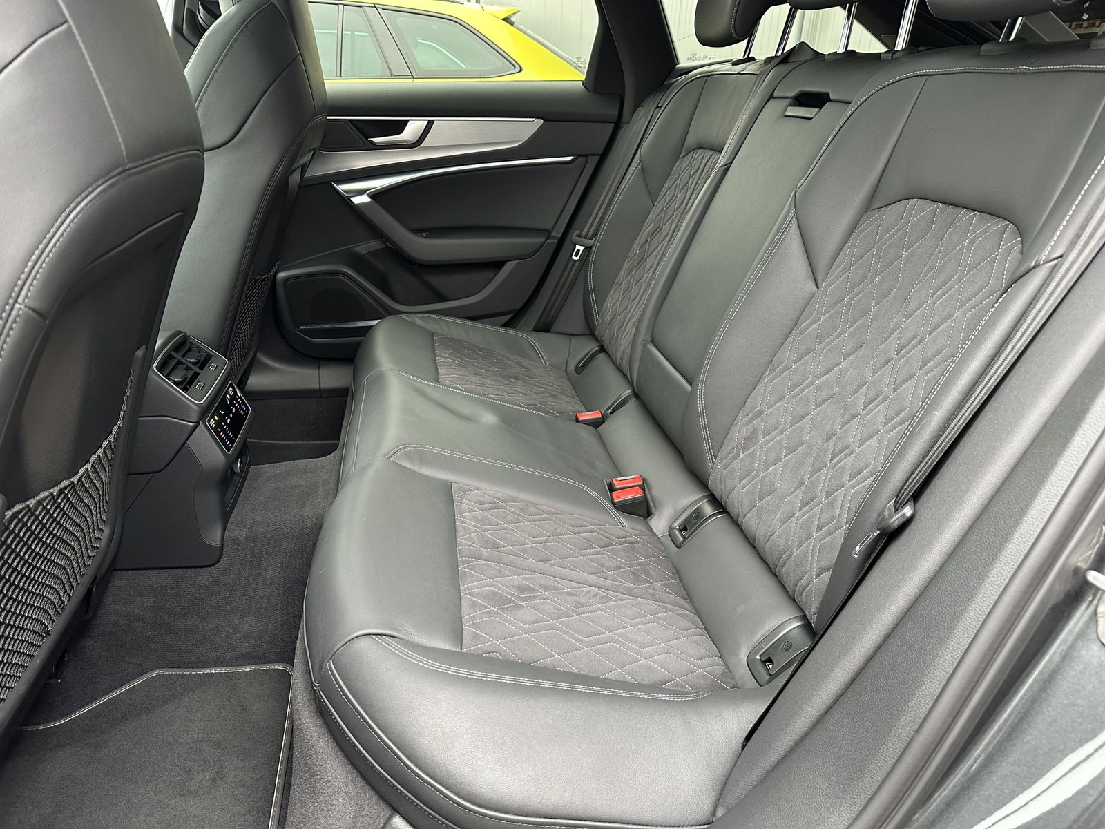 Fahrzeugabbildung Audi S6 Avant Black NAV+MATRIX+B&O+PANO+AHK+V-COCKPIT
