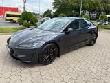Tesla Model 3 Allradantrieb mit Dualmotor Performa...