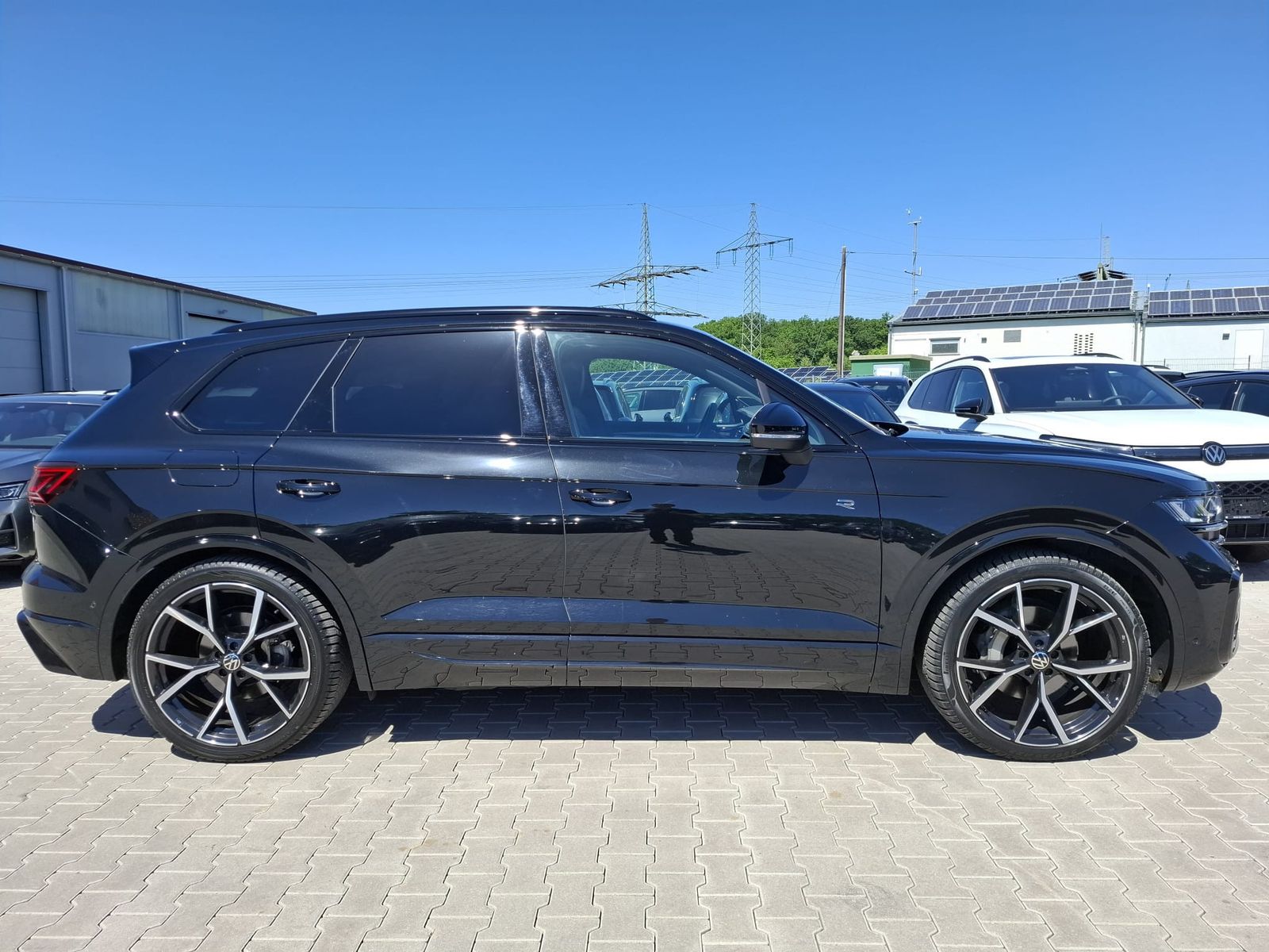 Fahrzeugabbildung Volkswagen Touareg 3.0TDI 4M R-Line VOLL Black 22" UPE 114T