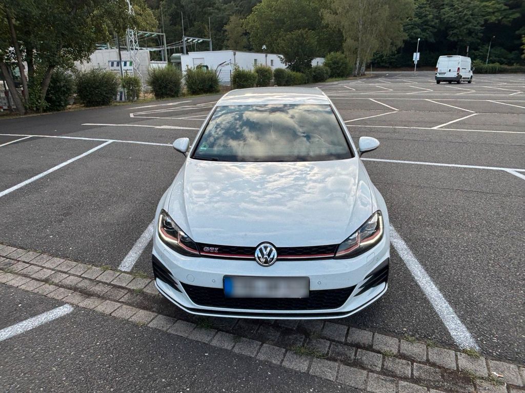 Image of Volkswagen Golf