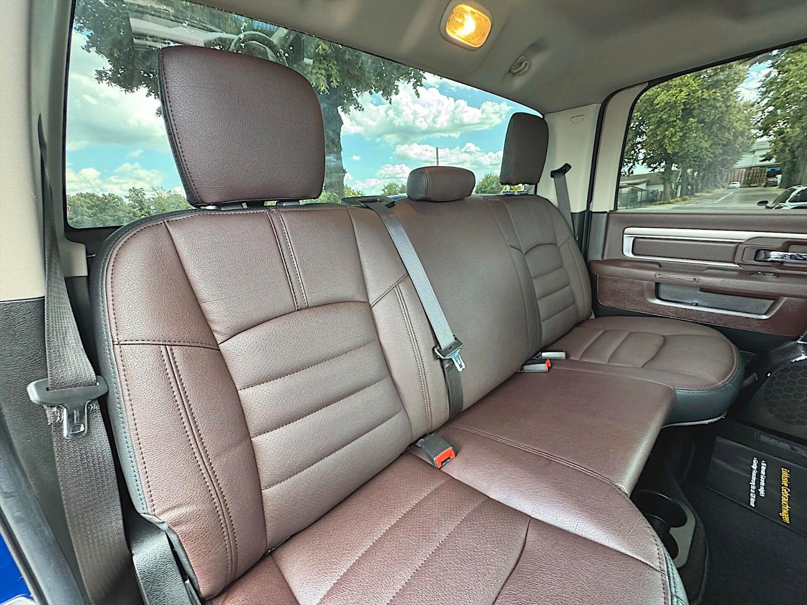 Fahrzeugabbildung Dodge RAM 5.7 V8 HEMI SPORT CrewCab 6 Sitze LPG PRINS