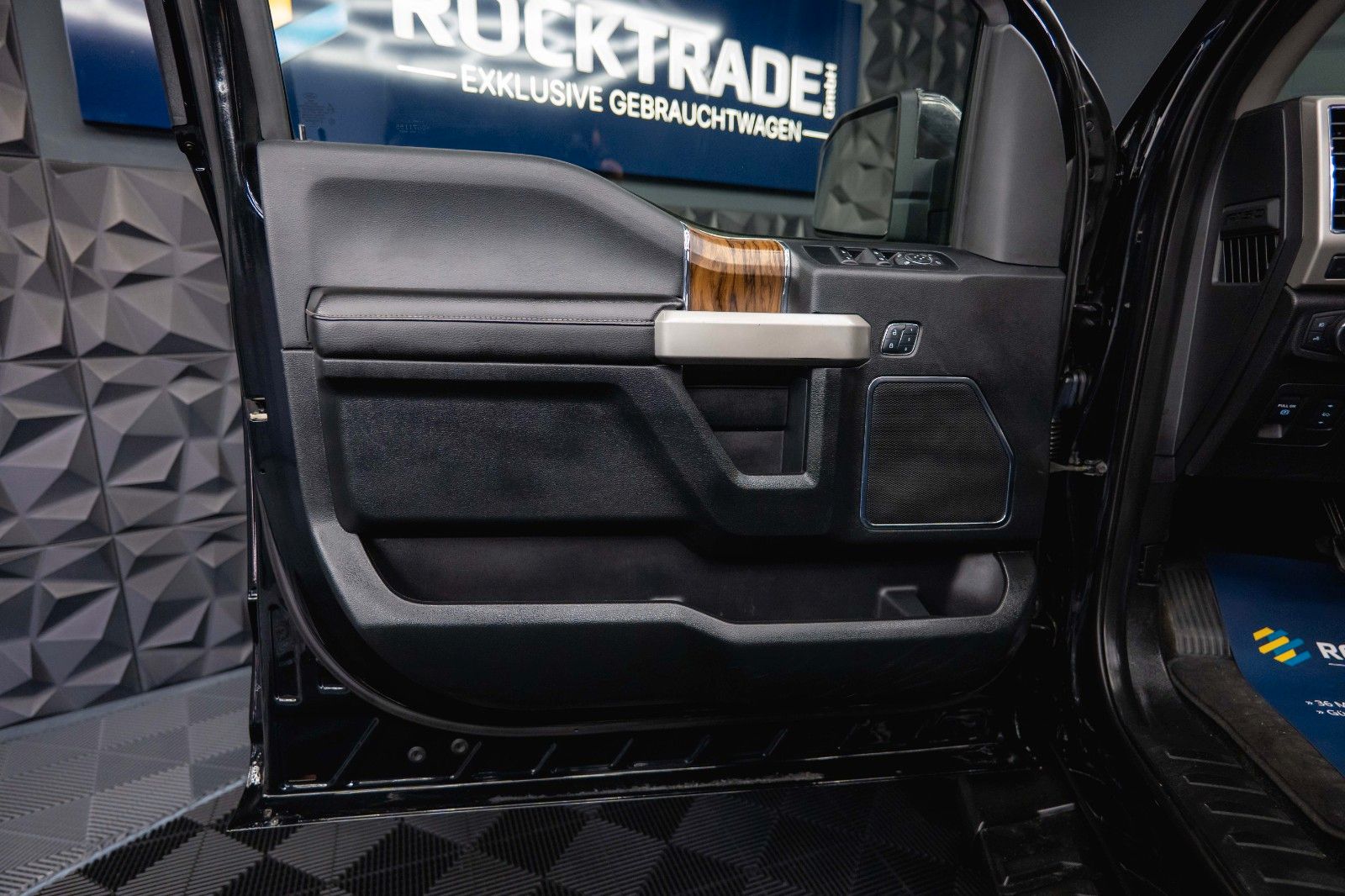 Fahrzeugabbildung Ford F150 3.5L V6 4x4 Offroad RAPTOR LARIAT LaChanti