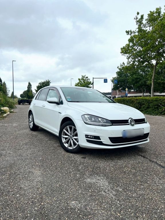 Image of Volkswagen Golf