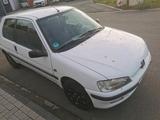 Peugeot Pegeout 106 Automatik - Peugeot 106 mit Benzin-Antrieb: Automatik