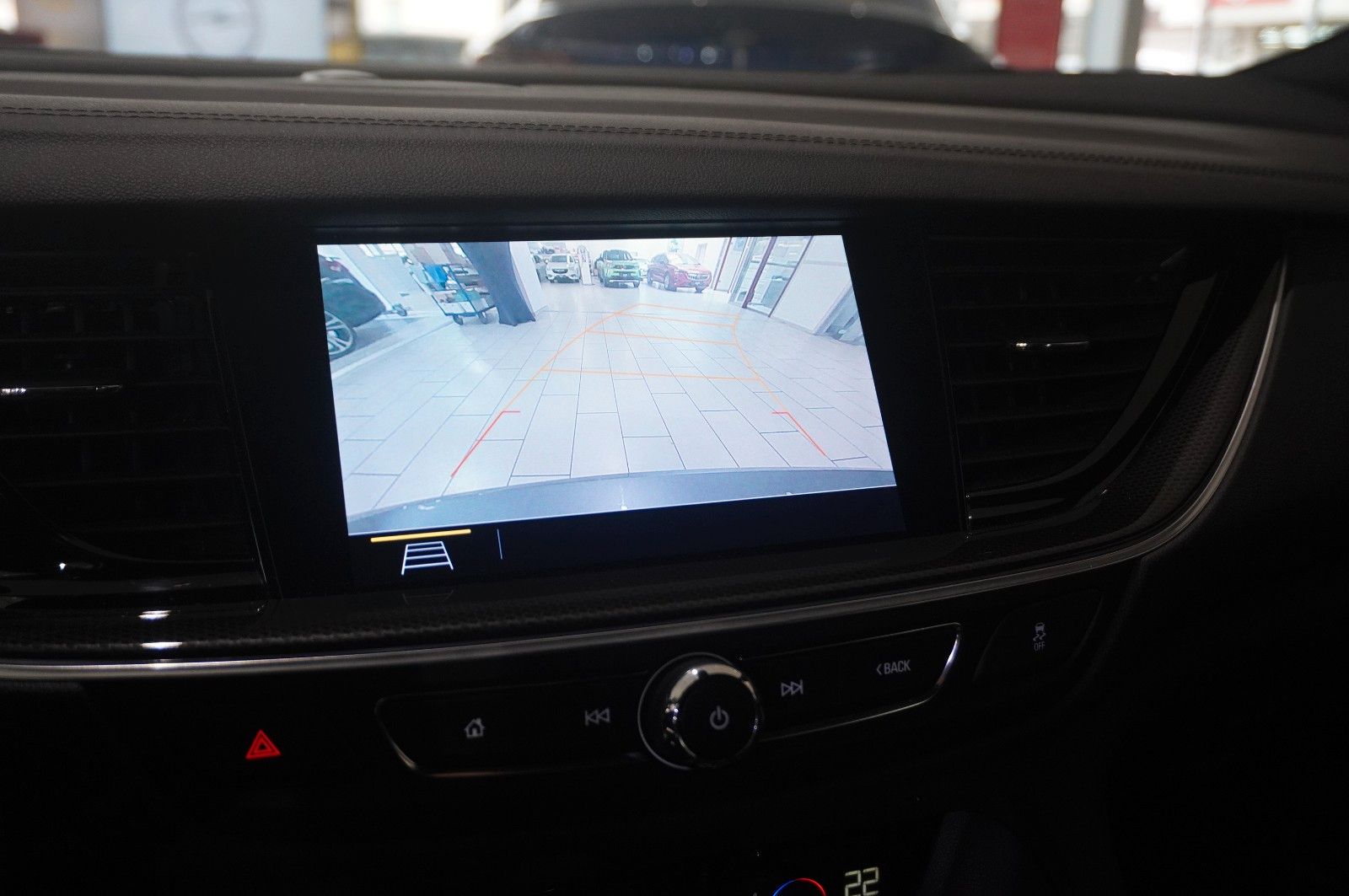Fahrzeugabbildung Opel Insignia B ST 2.0D ELEGANCE NAVI/LED/KAMERA/DAB+