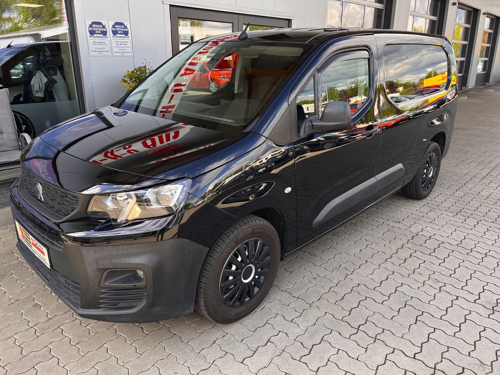 Fahrzeugabbildung Peugeot Partner Premium L2