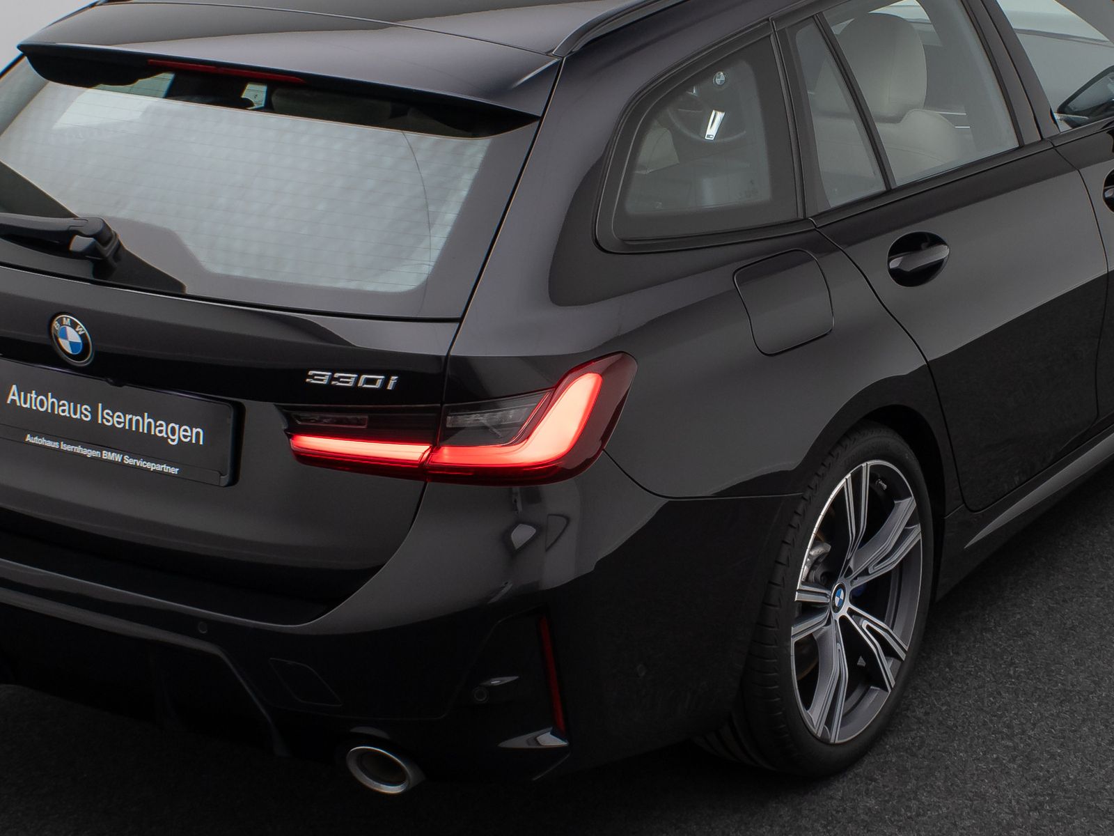 Fahrzeugabbildung BMW 330i MSport DAB Memory Kamera H/K Komfort 19Zoll