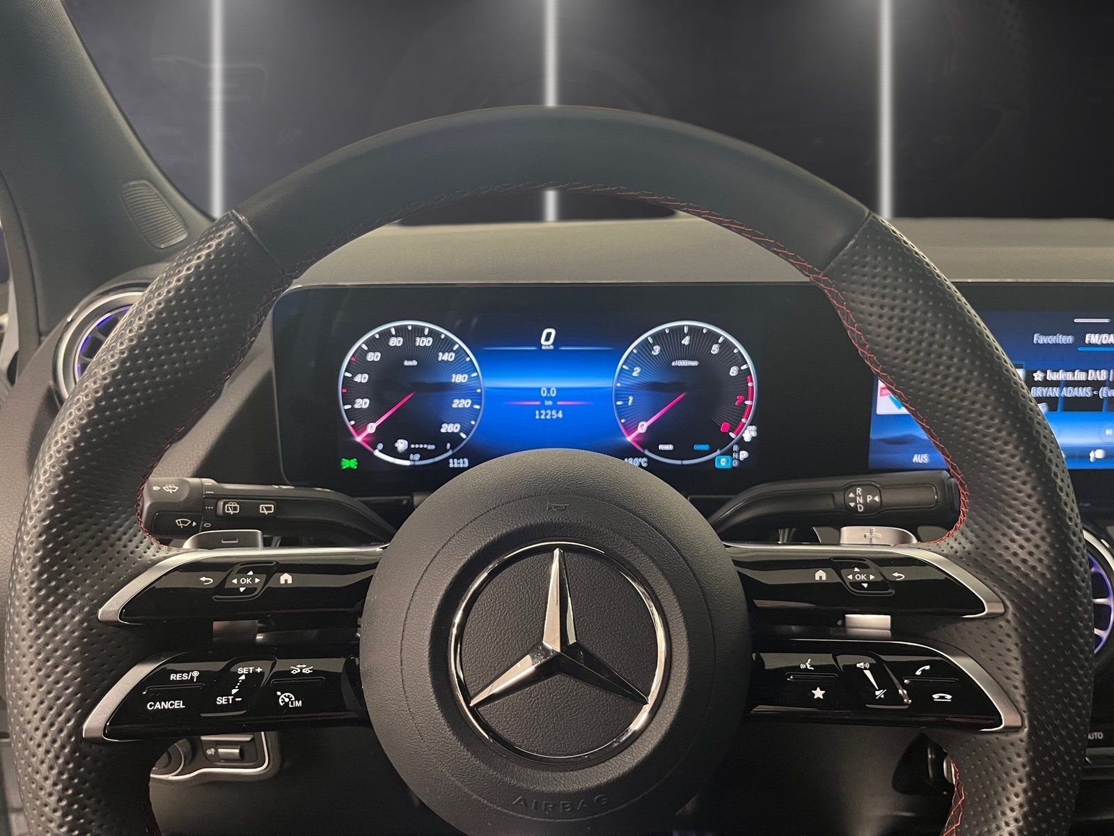 Fahrzeugabbildung Mercedes-Benz GLA 200 AMG*LED*Totwinkel*Kamera*Easy-Pack*MBUX*