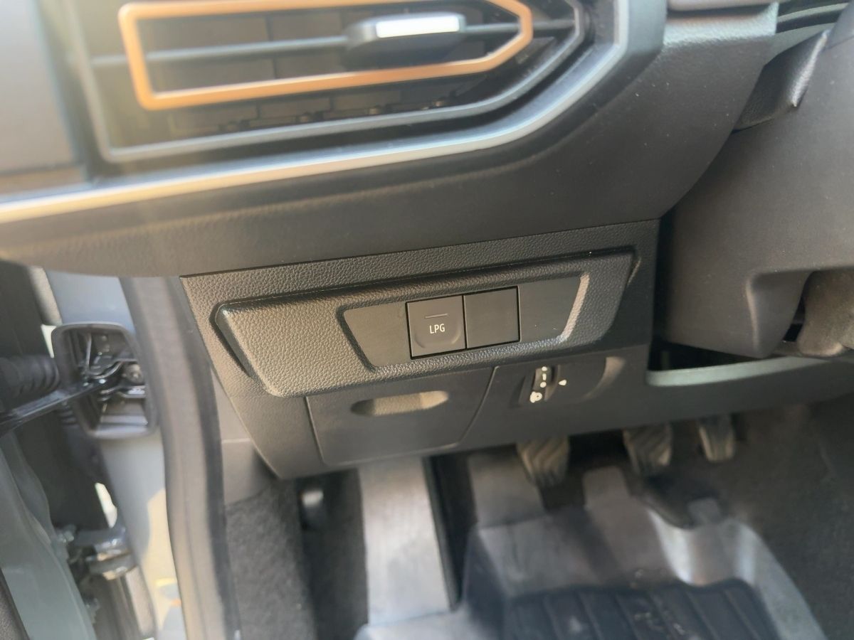 Fahrzeugabbildung Dacia Jogger Extreme+ TCe 100 Benzin/LPG 5-Sitzer