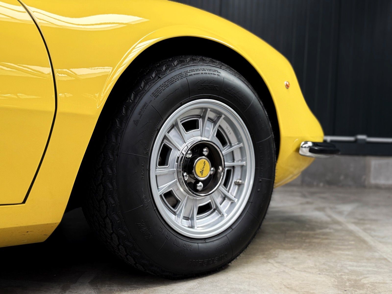 Fahrzeugabbildung Ferrari Dino 246 GT + Giallo Fly + Vollrest. + Zustand 1