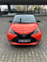 Toyota Aygo (X) 1,0-l-VVT-i x-cite KAMERA|SHZ|NAVI - Toyota Aygo (X): Von Privat