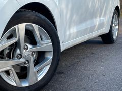 Fahrzeugabbildung Hyundai i10 1.2 Trend *Sitzhzg*Lenkradhzg*Spurhalte*PDC*