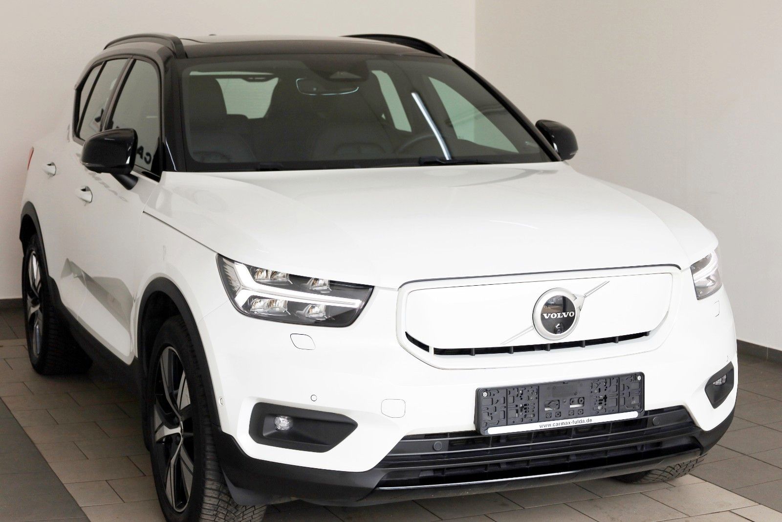Fahrzeugabbildung Volvo XC40 Pro 78KWH AWD Leder,Navi,PanDach,Autopilot