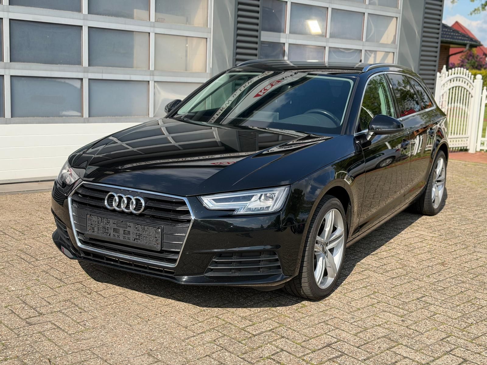 Audi A4 - 1