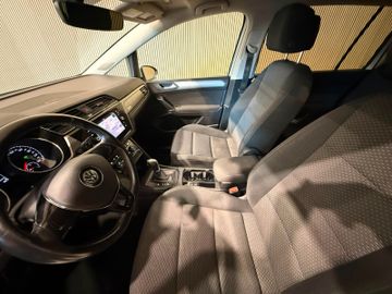 Volkswagen Touran - 10