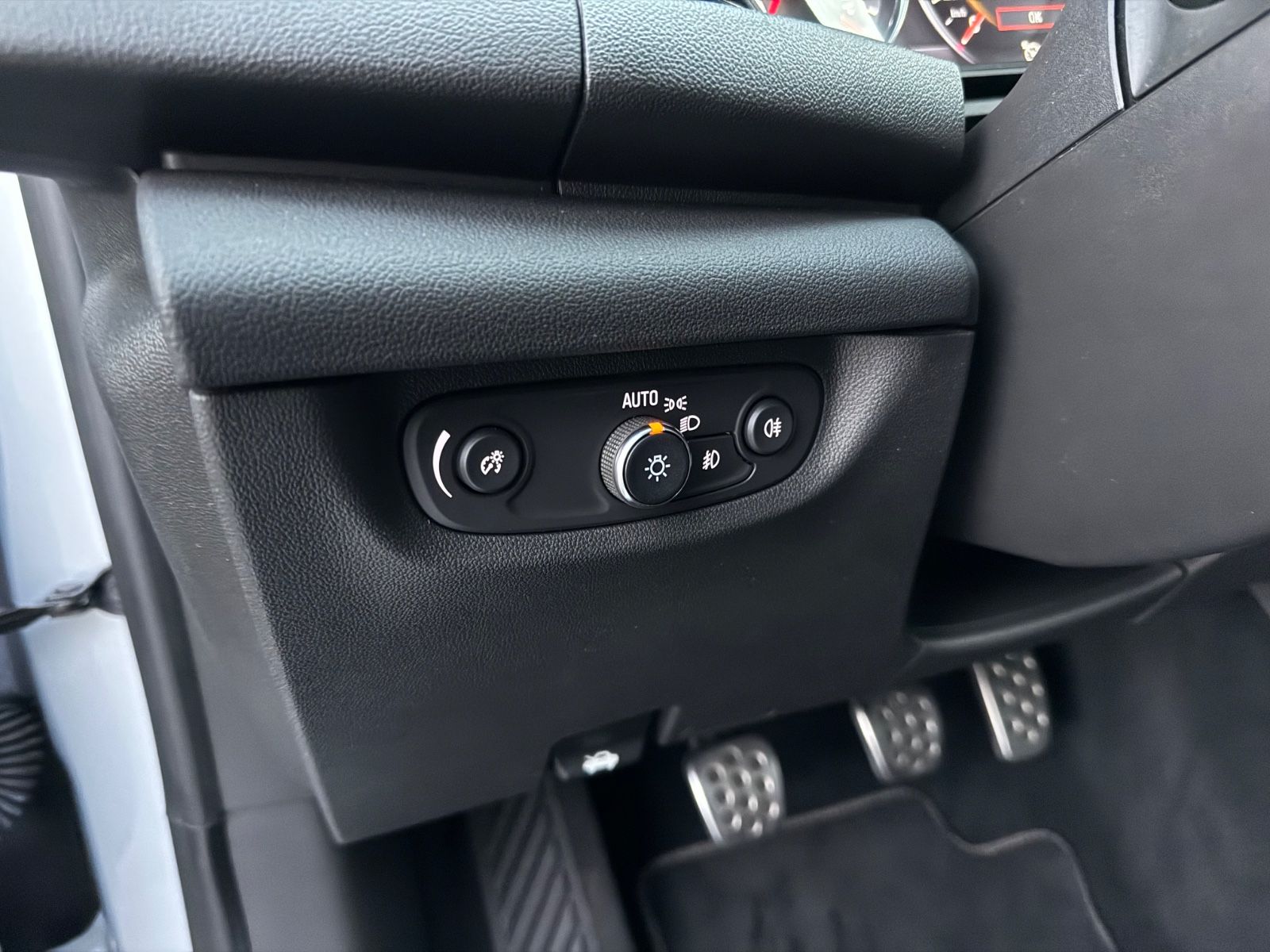 Fahrzeugabbildung Opel Insignia B Grand Sport Dynamic/LED/R-Kamera/Temp