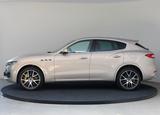 Maserati Levante S 3.0 V6 316kW 4x4 Auto - mit Benzin-Antrieb: Beige, Luftfederung
