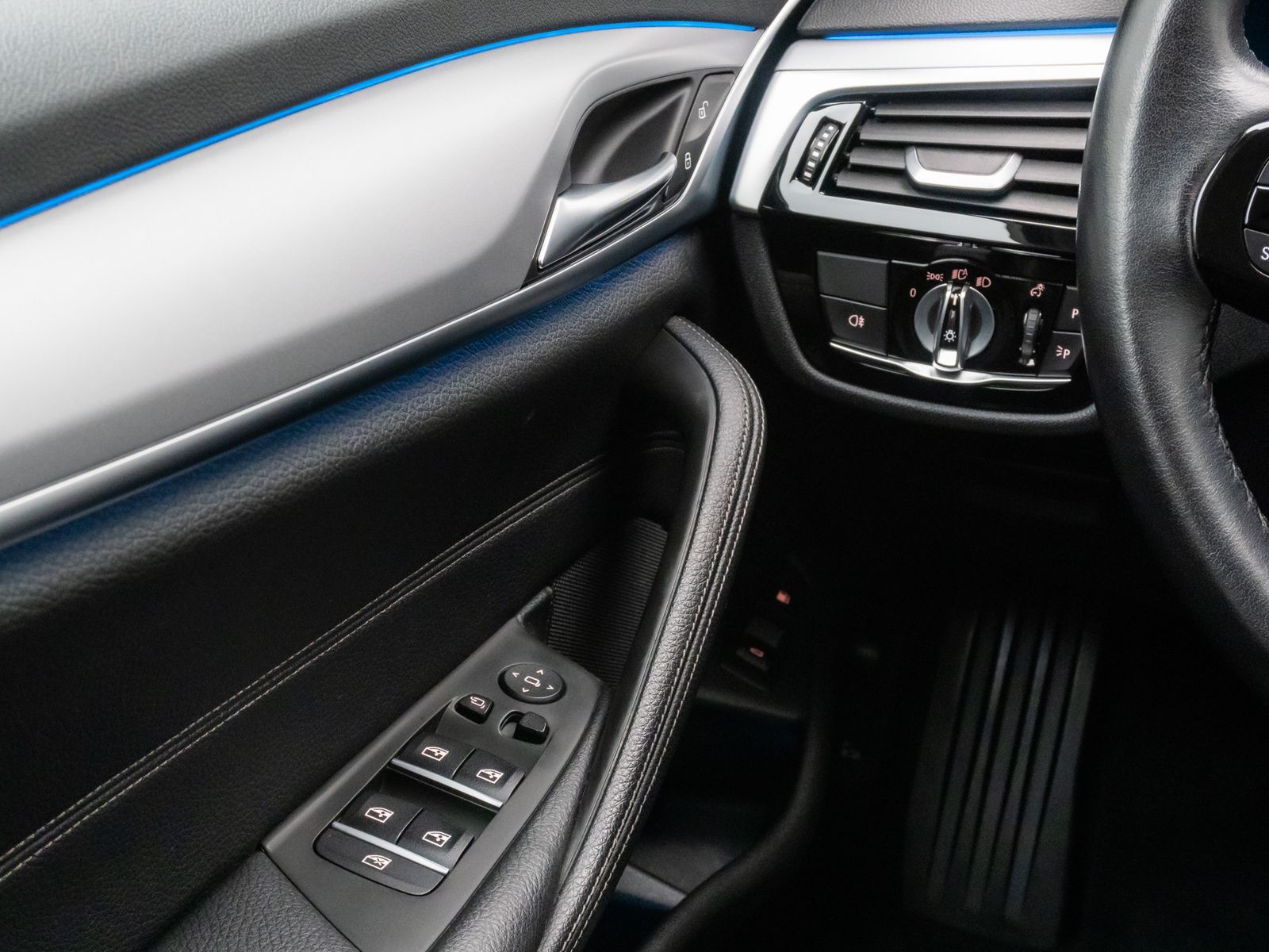 Fahrzeugabbildung BMW 530e 360°Laser HUD DAB HiFi Komfort Alarm Sport