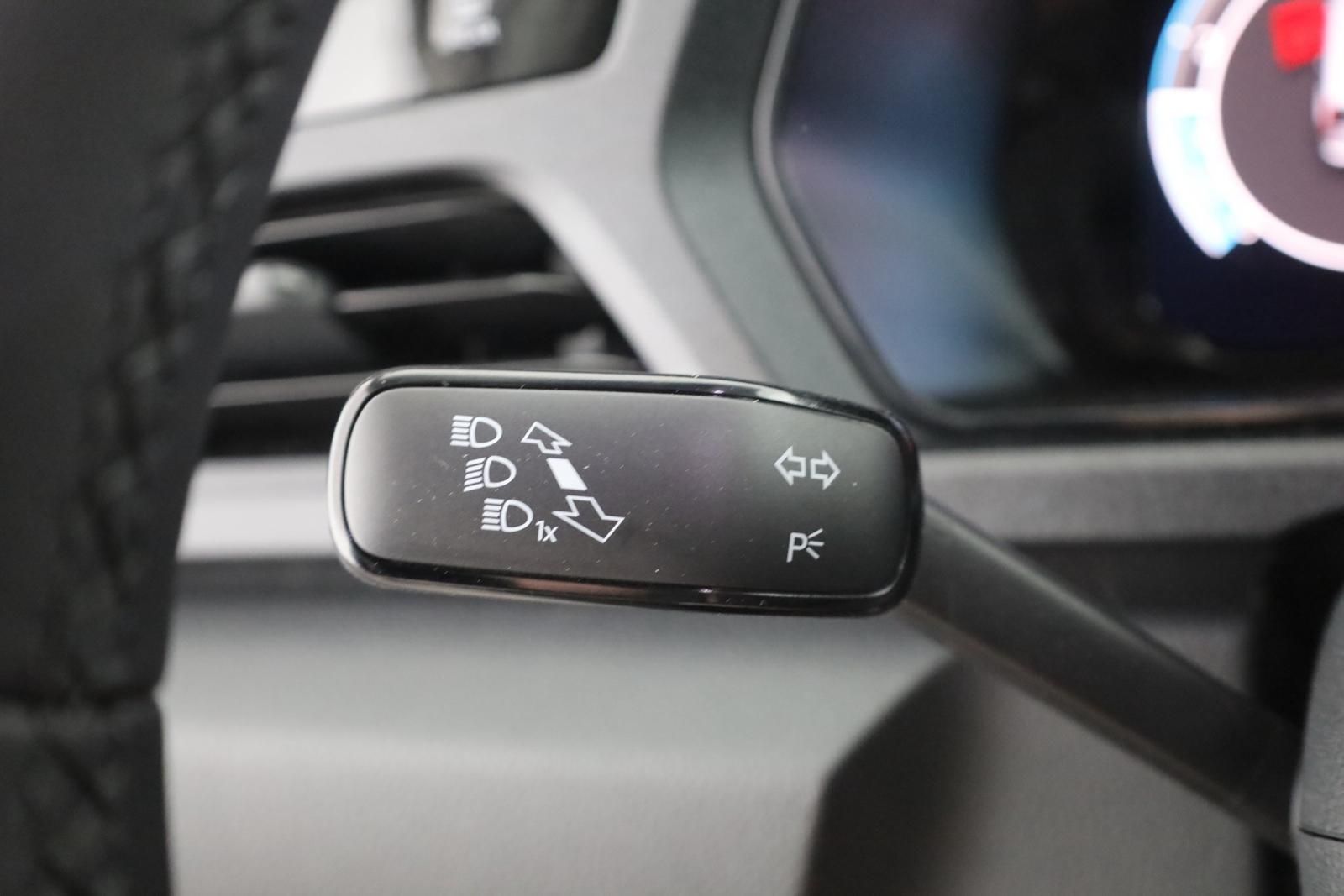 Volkswagen Caddy Maxi 1.5 TSI DSG Kamera 7-Sitzer AHK