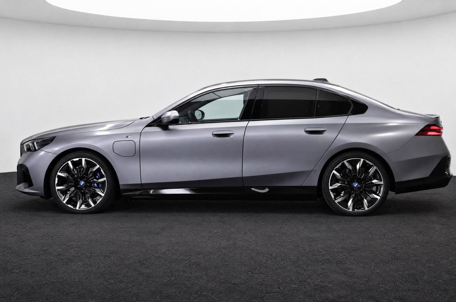 BMW 550 5 Serie 550e xDrive M Sport automatik / Pano imagem 2