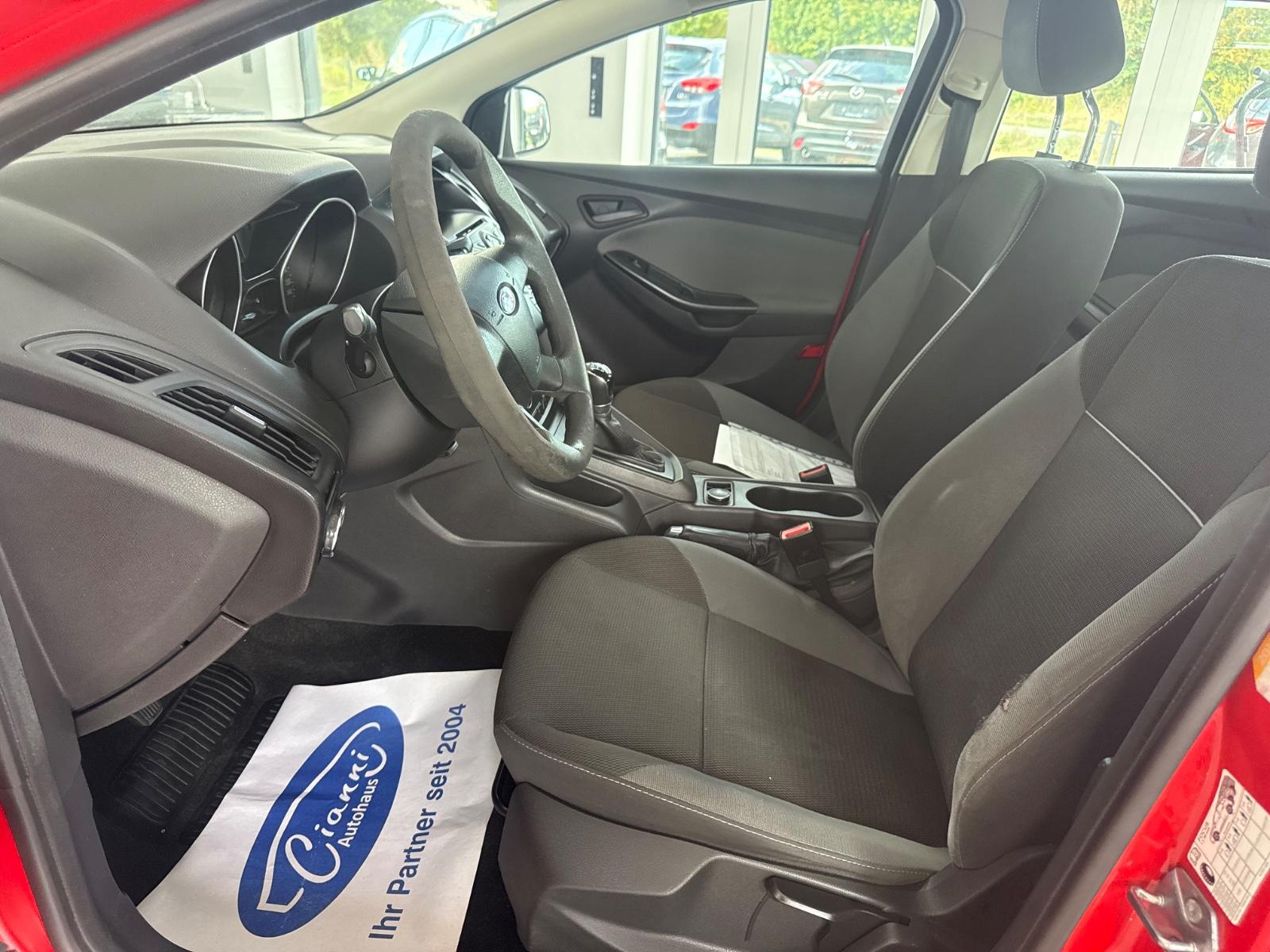 Ford Focus 2014 — photo 9