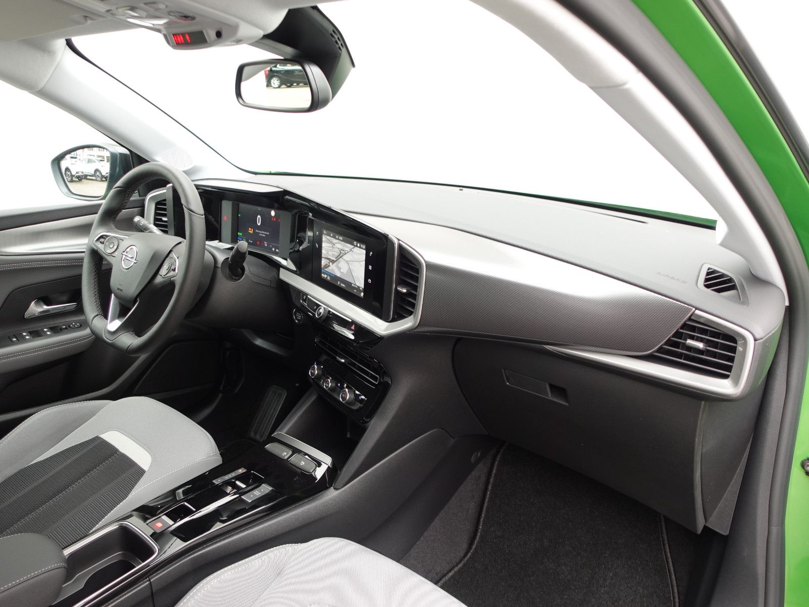 Fahrzeugabbildung Opel Mokka Elegance Electric 11kWOnBoard-Charger Navi