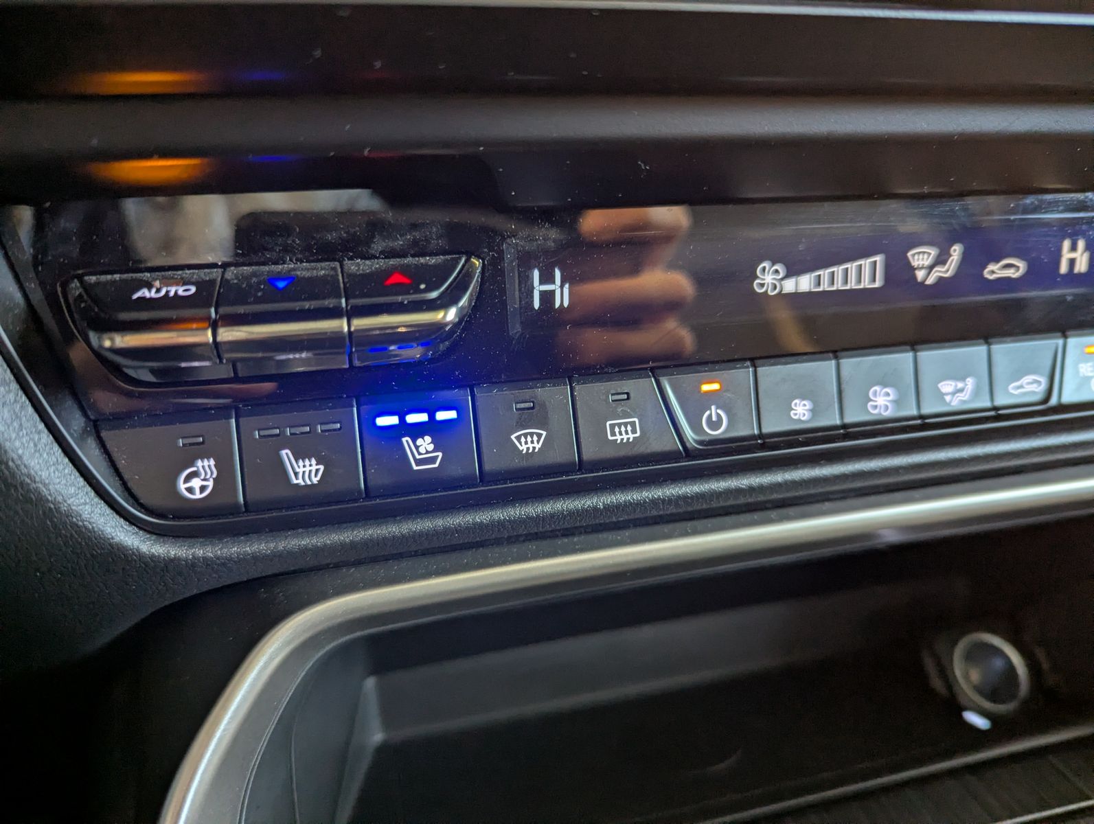 Fahrzeugabbildung Mazda CX-80 3.3L E-SKYACTIV D 254 HOMURA+ 7-Sitze Pano