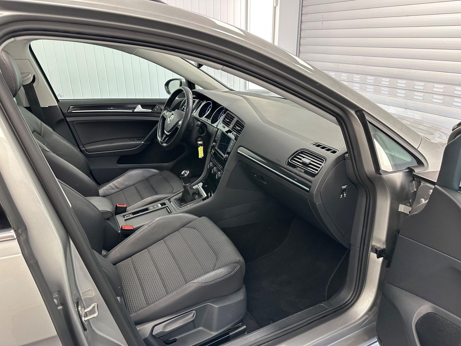 Volkswagen Golf VII Variant 1.4 TSI Highline Kamera Pano 